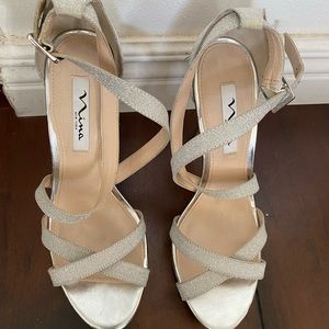 Nina NY silver heels / pumps